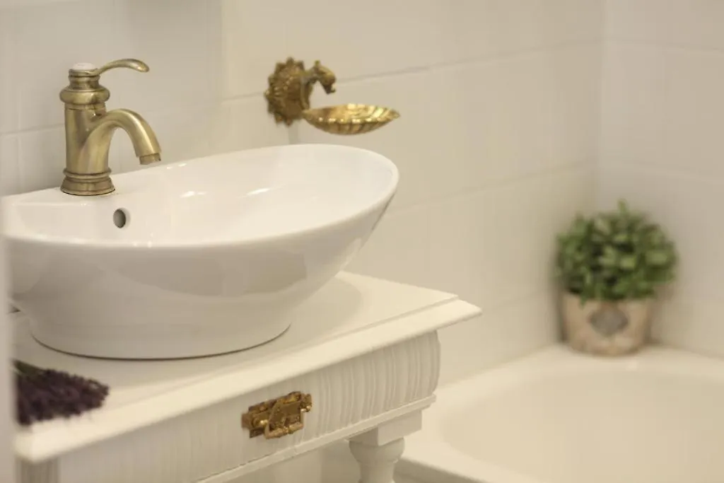 Exclusive Antique Apartment Next To The Fashion Street Βουδαπέστη