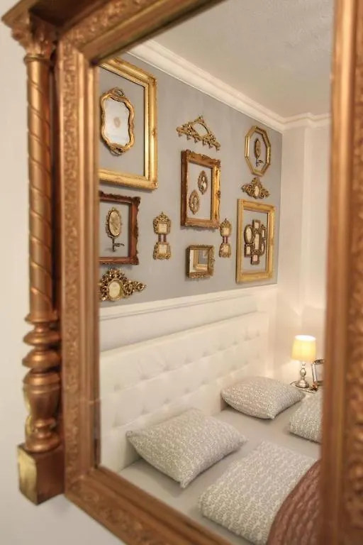 Exclusive Antique Apartment Next To The Fashion Street Βουδαπέστη